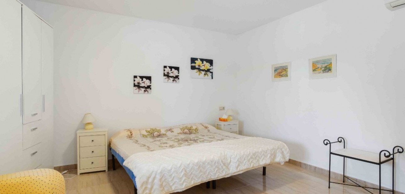 Herverkoop - Finca Country Property -
Orihuela