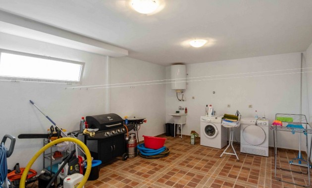 Herverkoop - Finca Country Property -
Orihuela