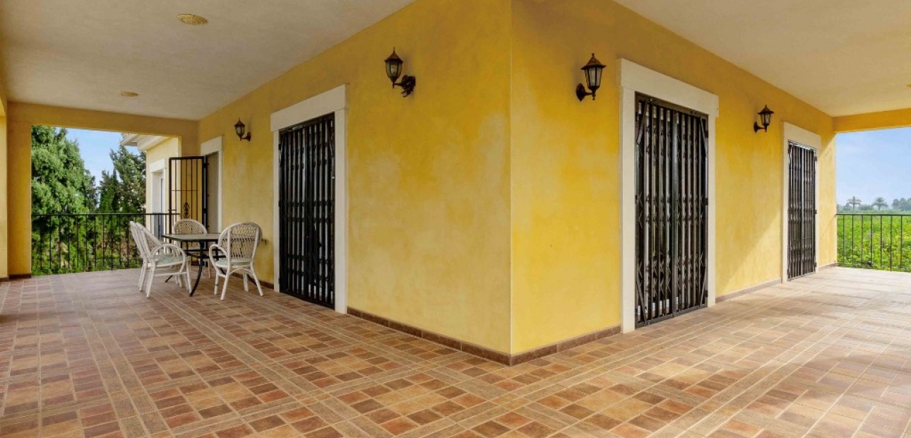 Herverkoop - Finca Country Property -
Orihuela