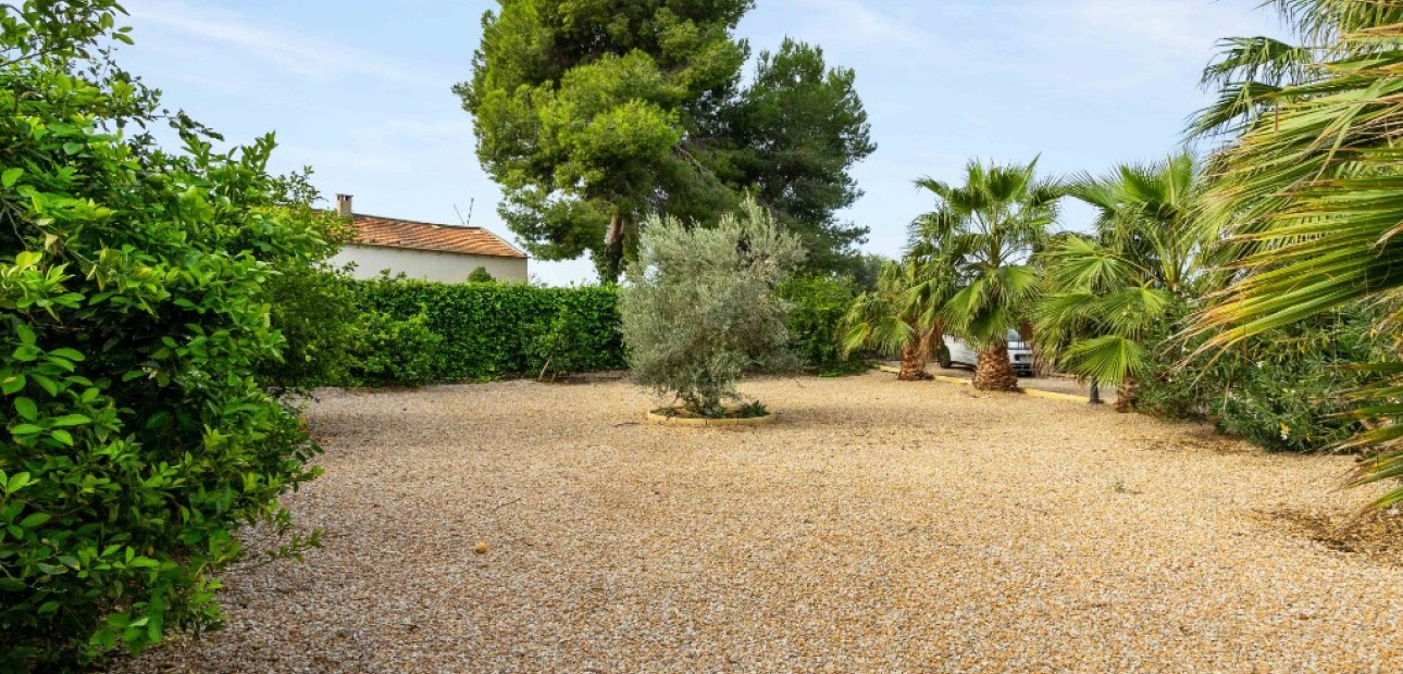 Herverkoop - Finca Country Property -
Orihuela