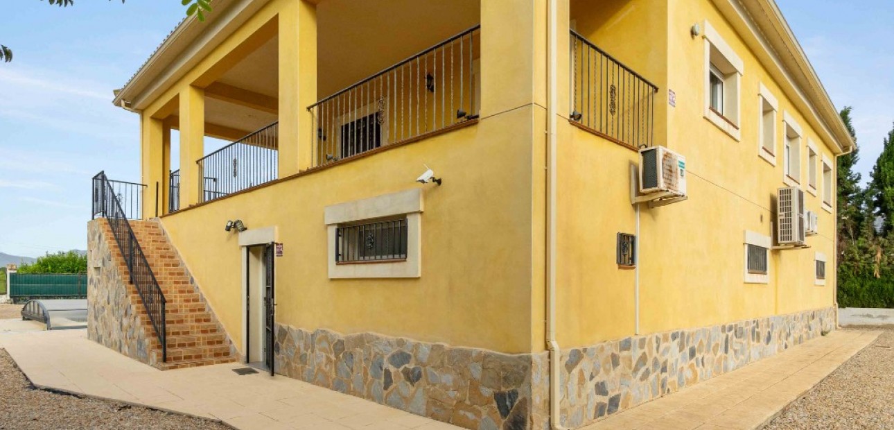 Herverkoop - Finca Country Property -
Orihuela