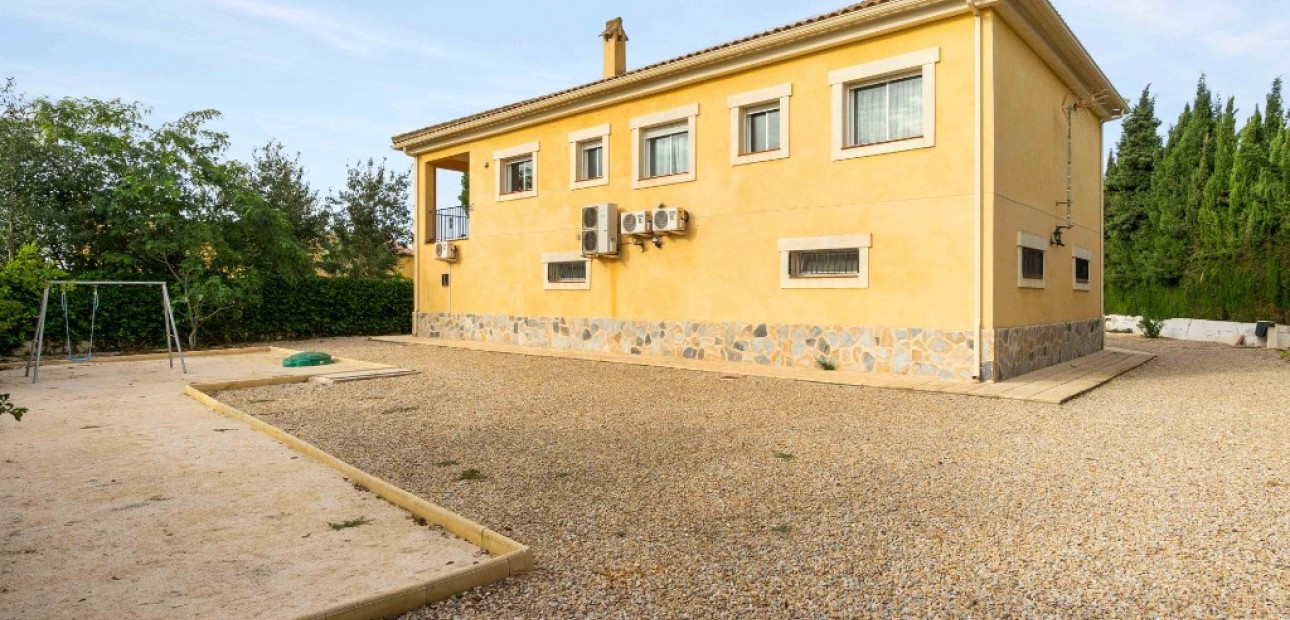 Herverkoop - Finca Country Property -
Orihuela