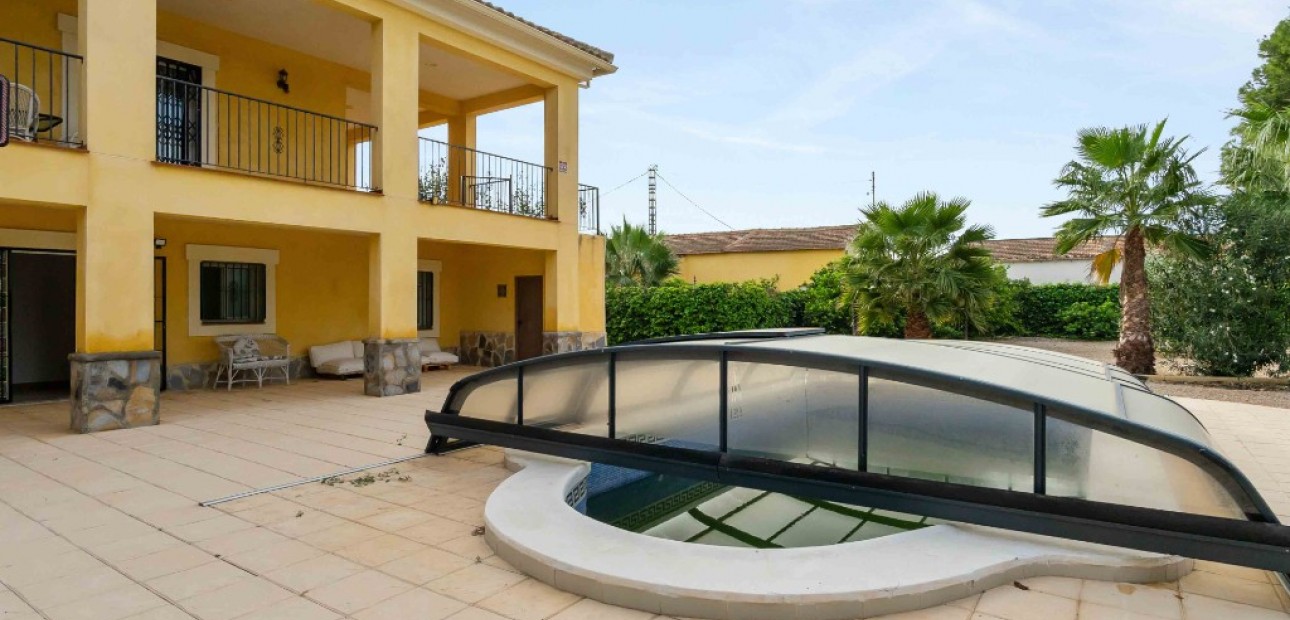 Herverkoop - Finca Country Property -
Orihuela