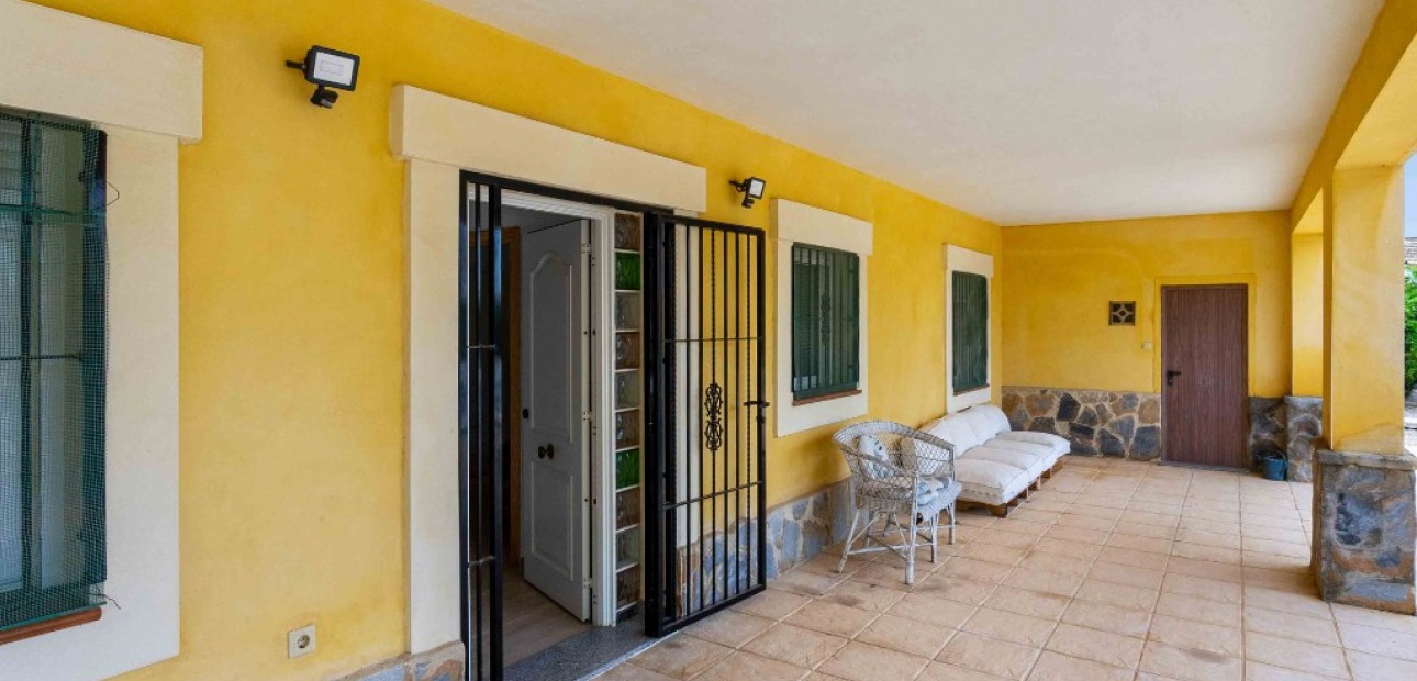 Herverkoop - Finca Country Property -
Orihuela