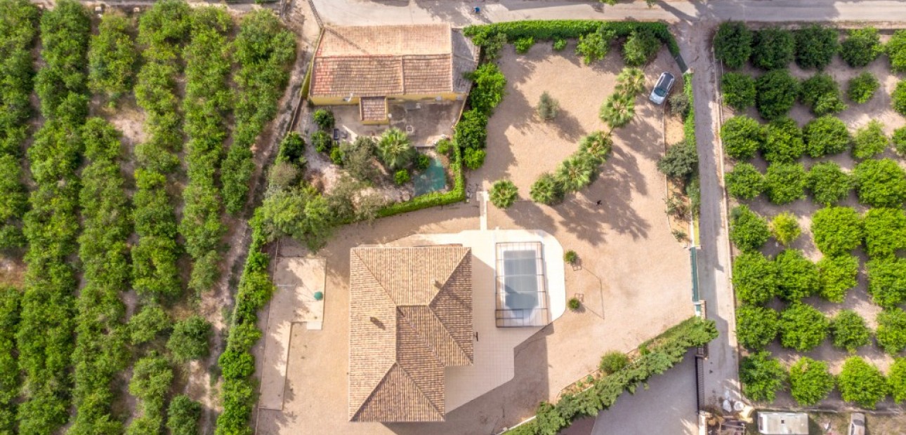 Herverkoop - Finca Country Property -
Orihuela