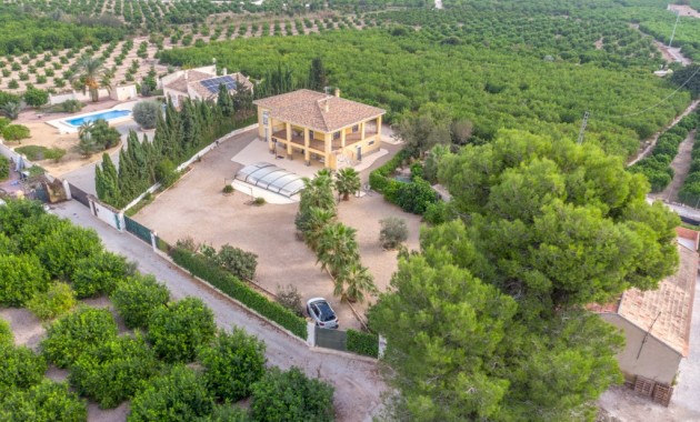Herverkoop - Finca Country Property -
Orihuela