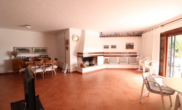 Herverkoop - Villa -
Campoamor