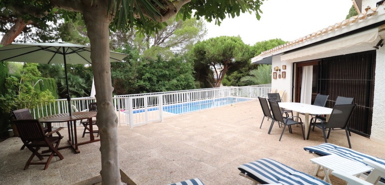 Herverkoop - Villa -
Campoamor