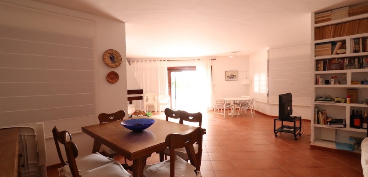 Herverkoop - Villa -
Campoamor