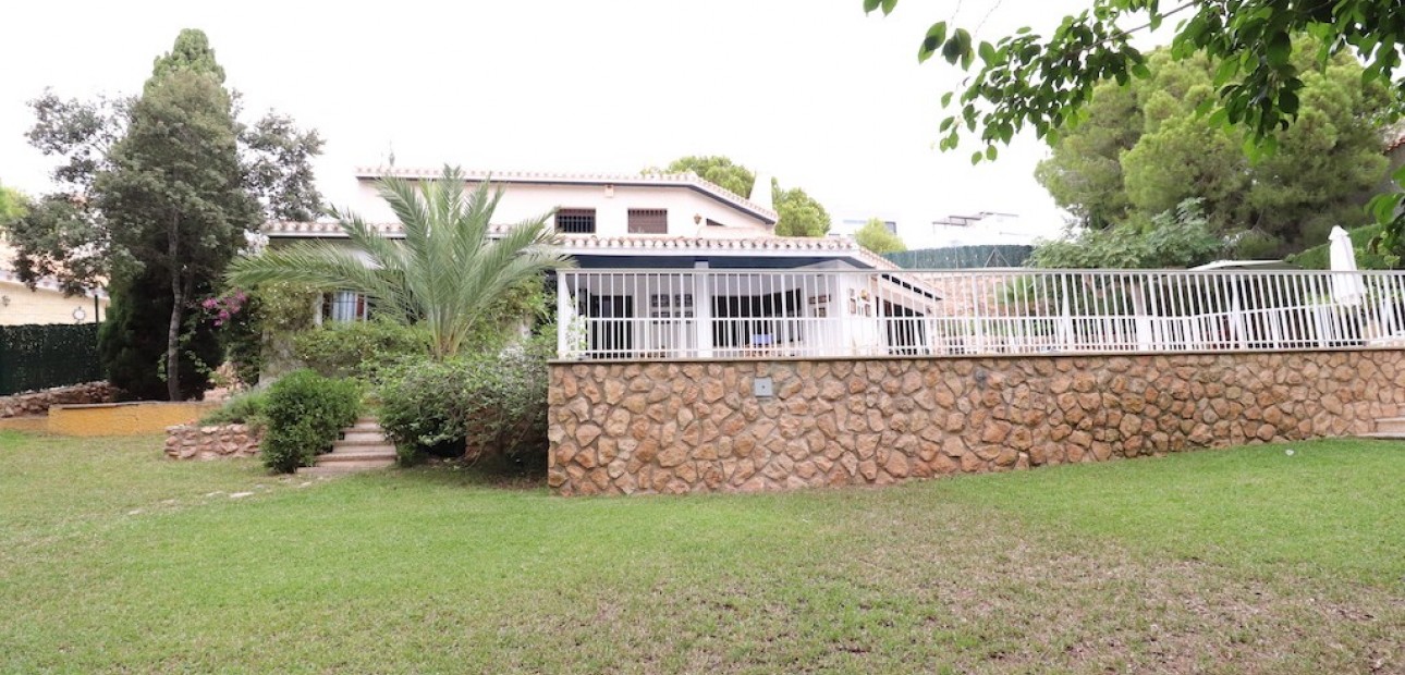 Herverkoop - Villa -
Campoamor