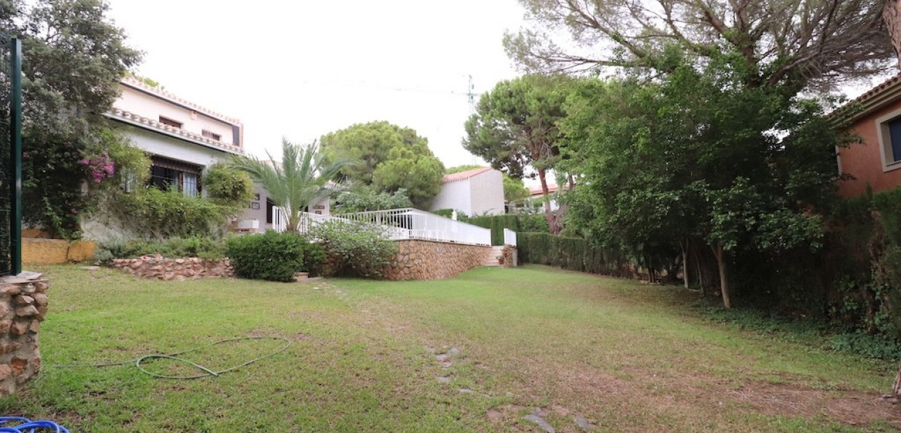 Herverkoop - Villa -
Campoamor