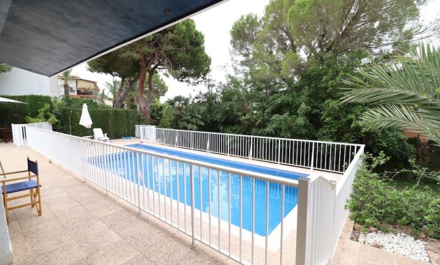 Herverkoop - Villa -
Campoamor