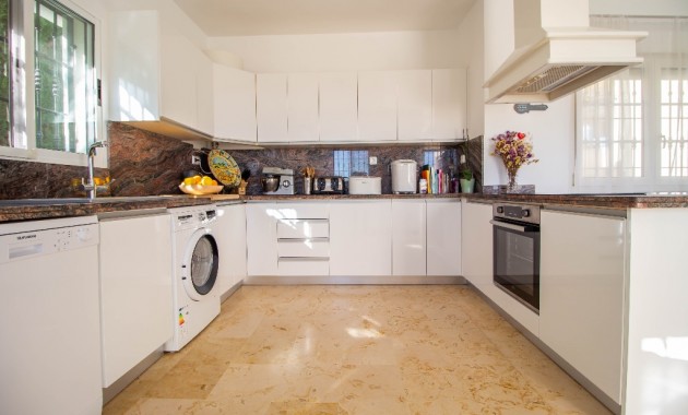 Herverkoop - Villa -
Las Ramblas