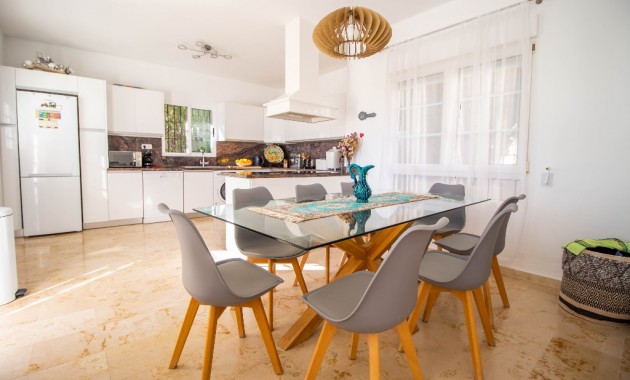 Herverkoop - Villa -
Las Ramblas