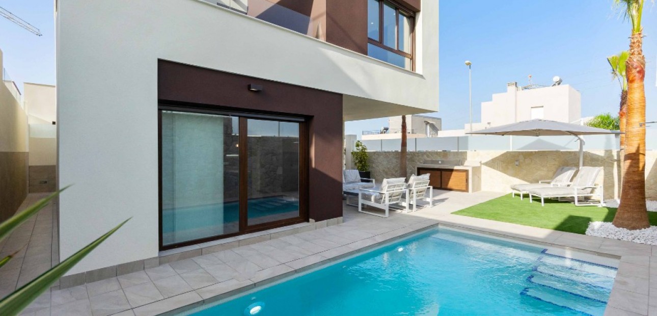 Nueva construcción  - Villa -
Rojales