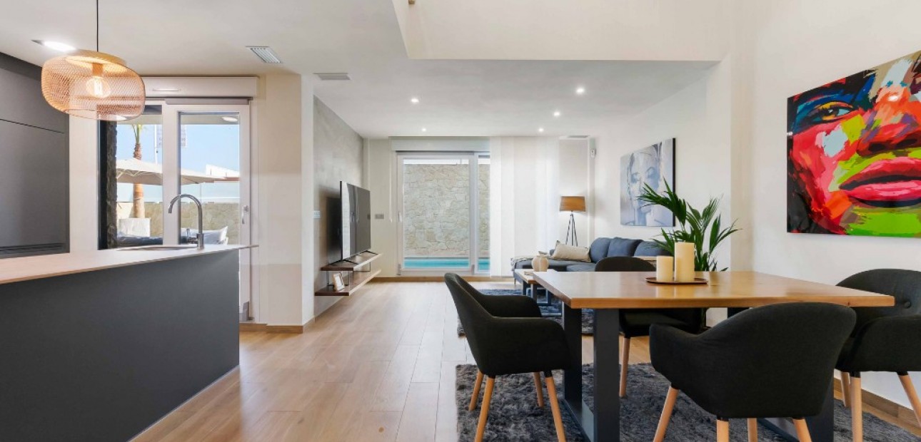 Nueva construcción  - Villa -
Rojales