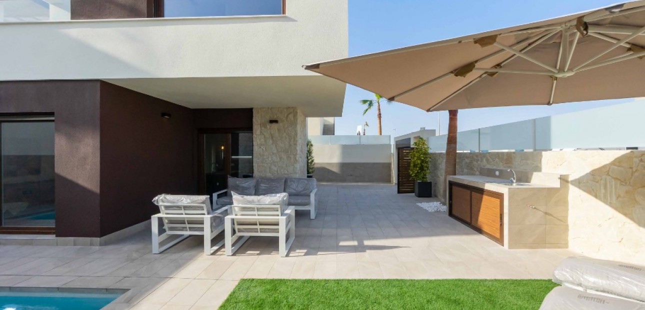 Nueva construcción  - Villa -
Rojales