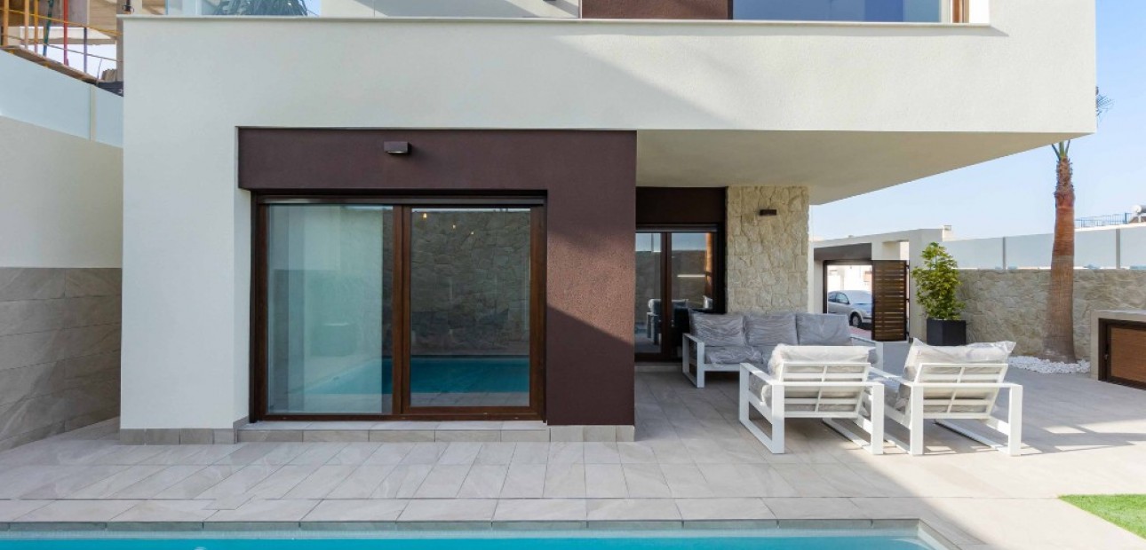 Nueva construcción  - Villa -
Rojales