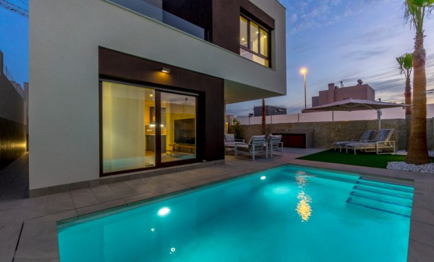 Nueva construcción  - Villa -
Rojales