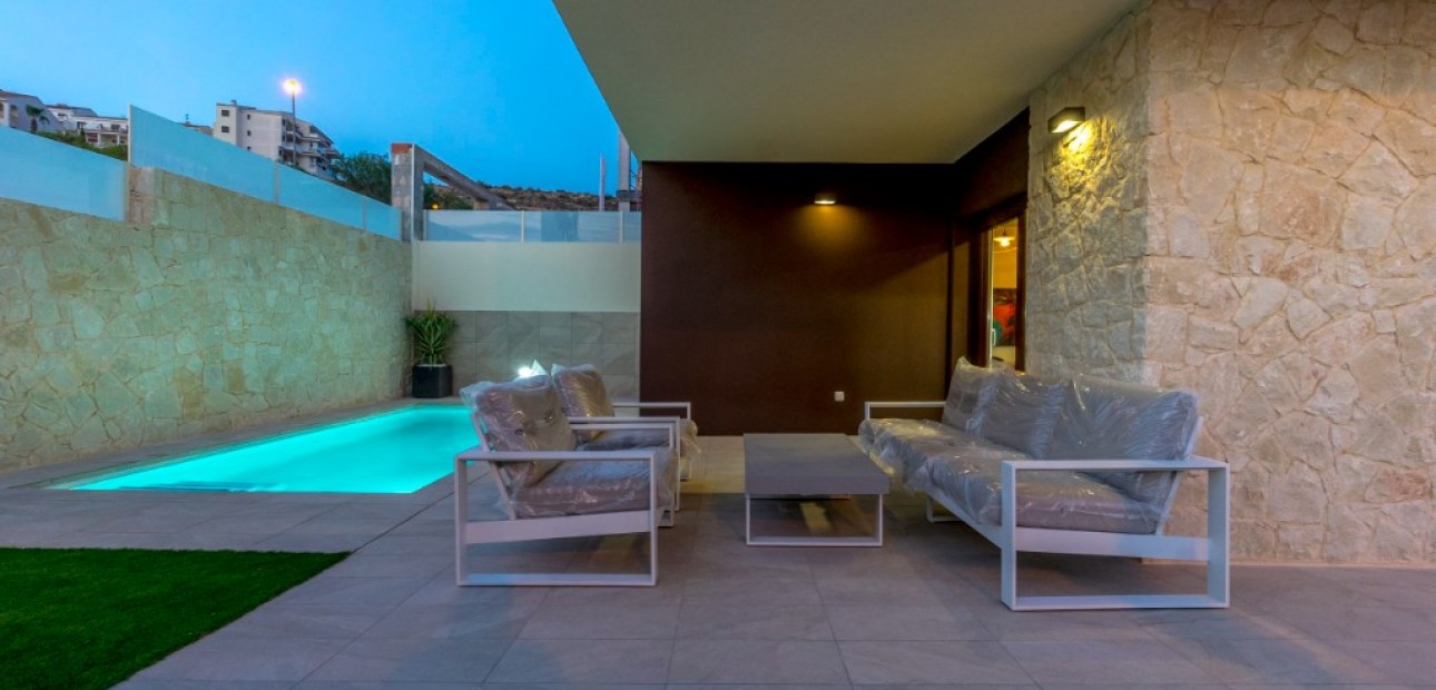 Nueva construcción  - Villa -
Rojales