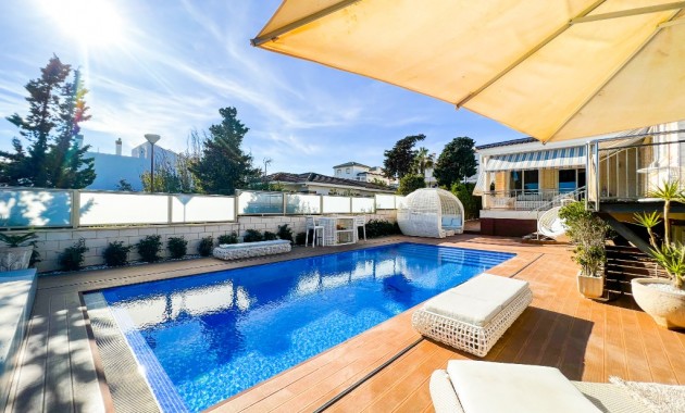 Sale - Villa -
La Mata