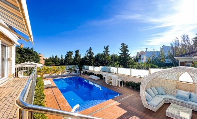 Sale - Villa -
La Mata