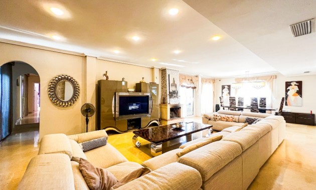 Sale - Villa -
La Mata