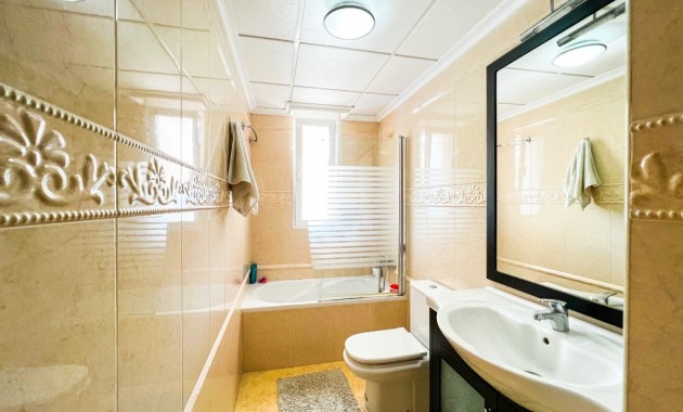 Sale - Villa -
La Mata