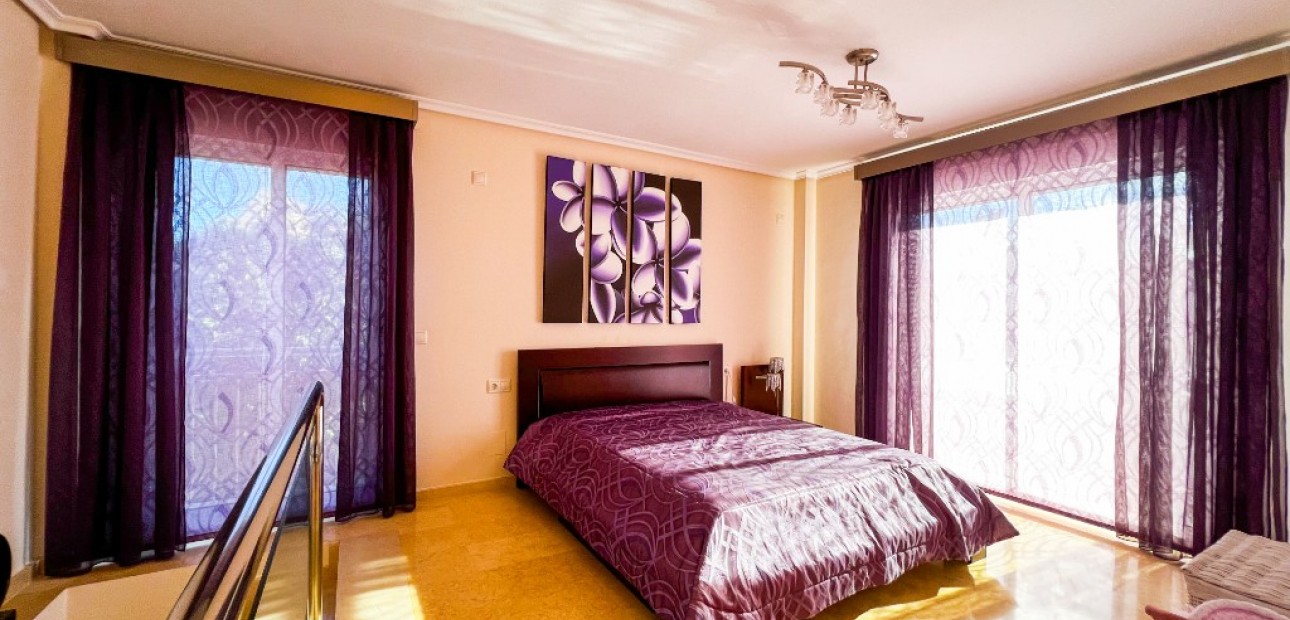 Sale - Villa -
La Mata