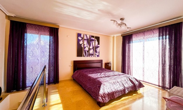 Sale - Villa -
La Mata