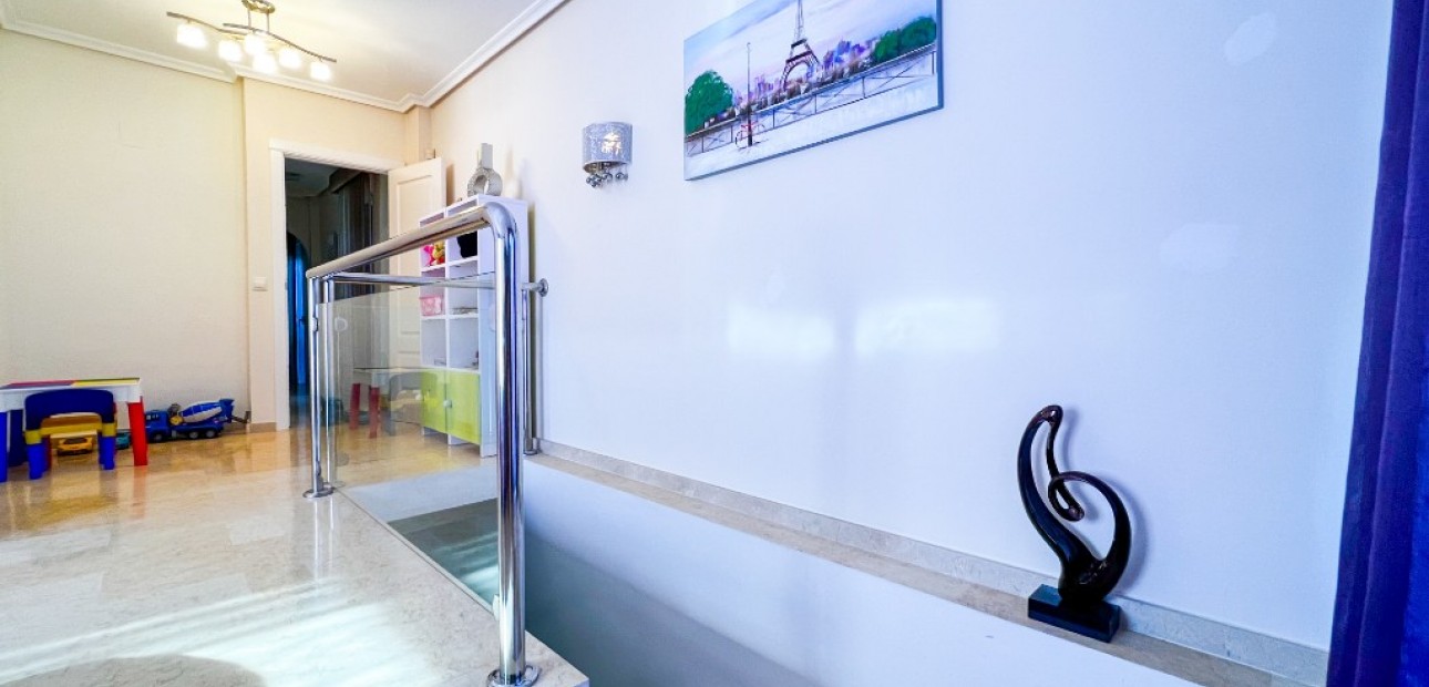 Sale - Villa -
La Mata