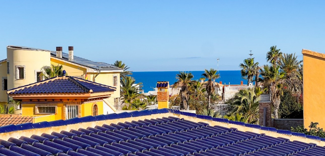 Sale - Villa -
La Mata