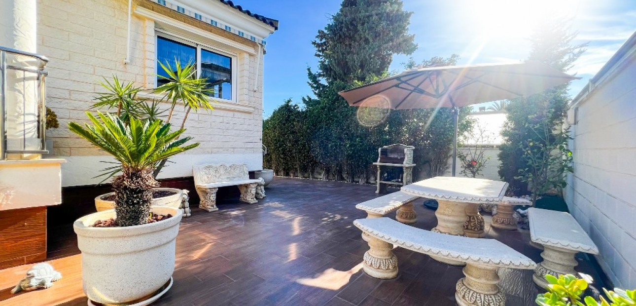 Sale - Villa -
La Mata