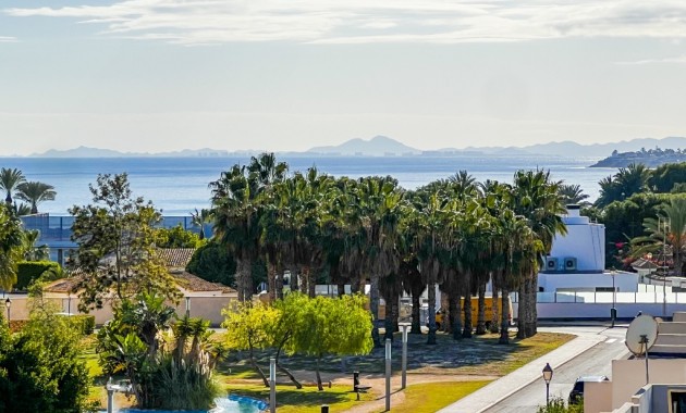 Herverkoop - Appartement / flat -
Punta Prima