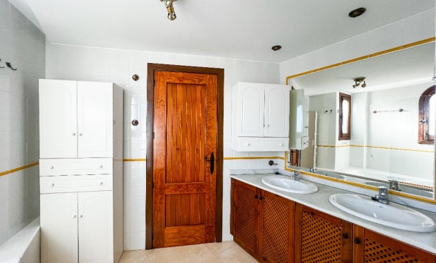 Herverkoop - Appartement / flat -
Punta Prima