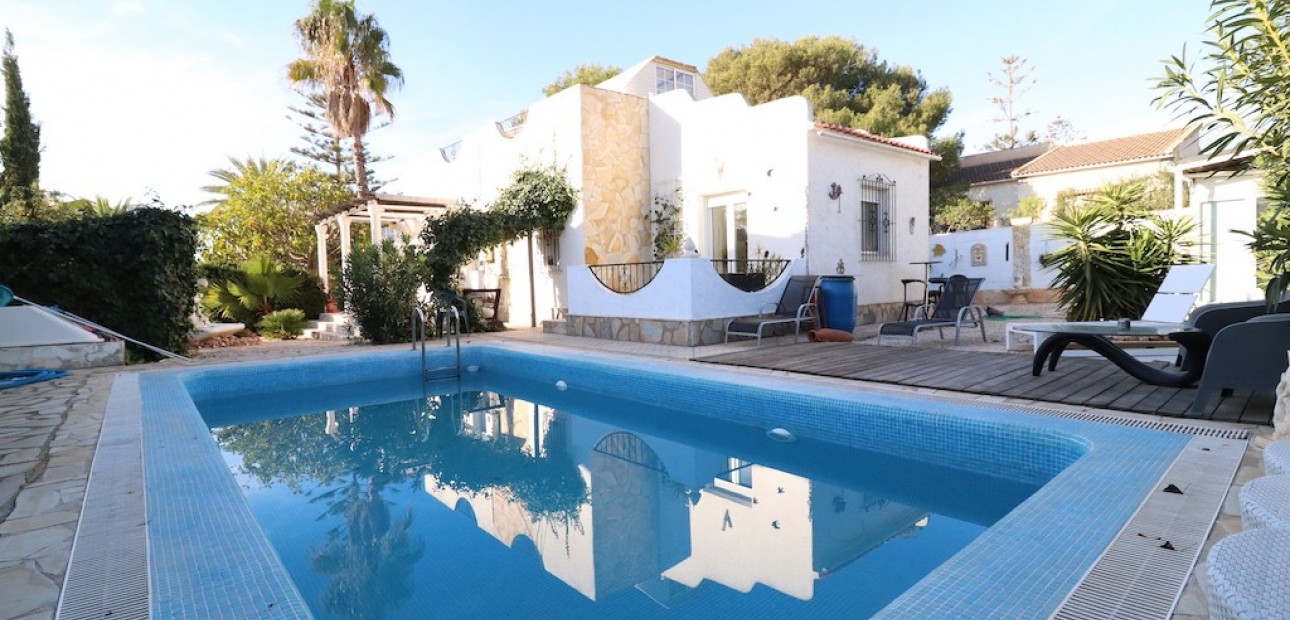 Herverkoop - Villa -
La Zenia