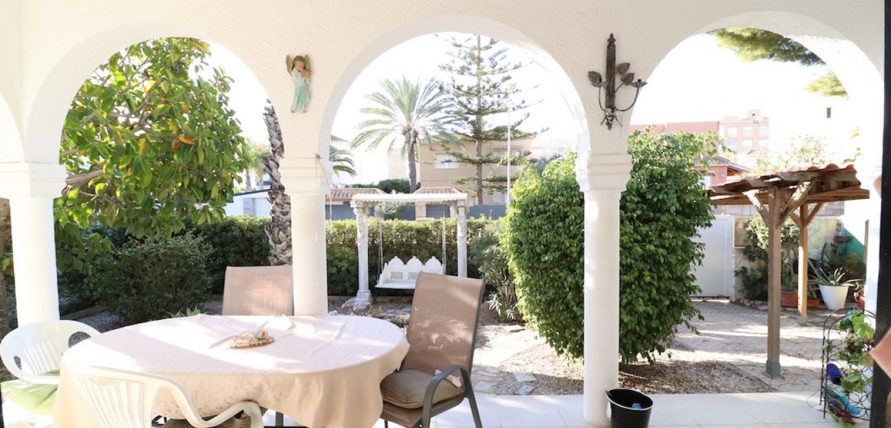 Herverkoop - Villa -
La Zenia