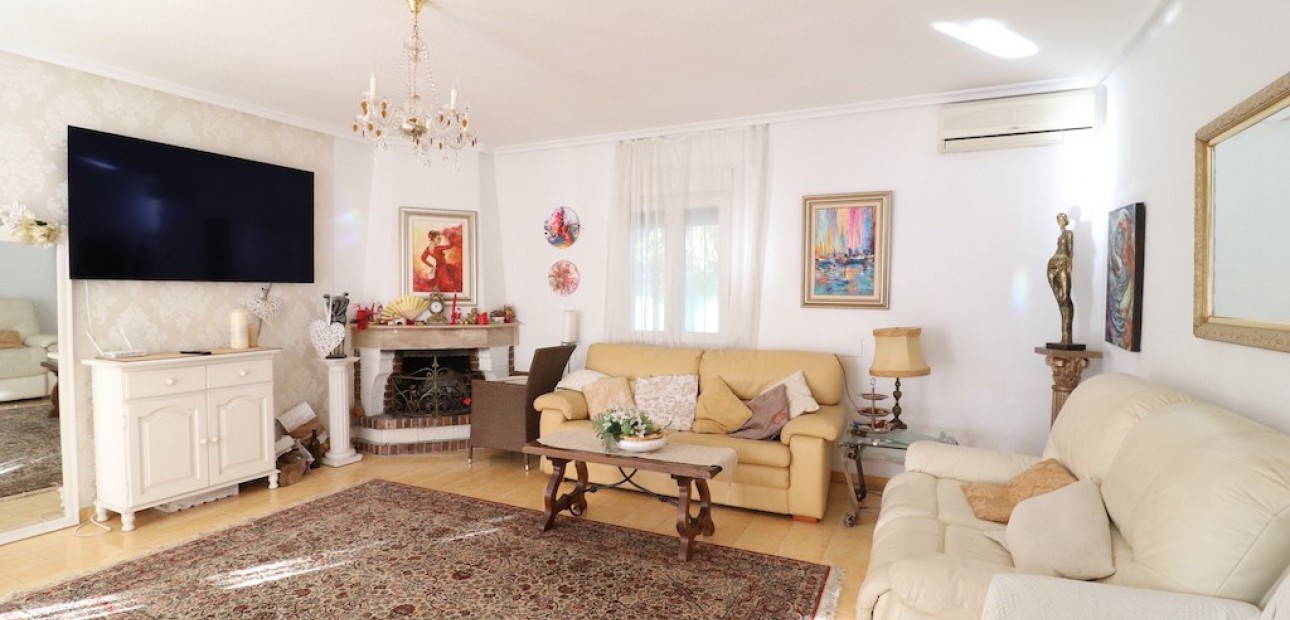 Herverkoop - Villa -
La Zenia