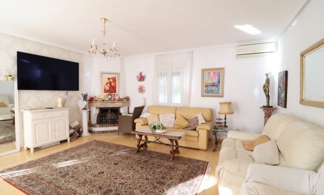 Herverkoop - Villa -
La Zenia