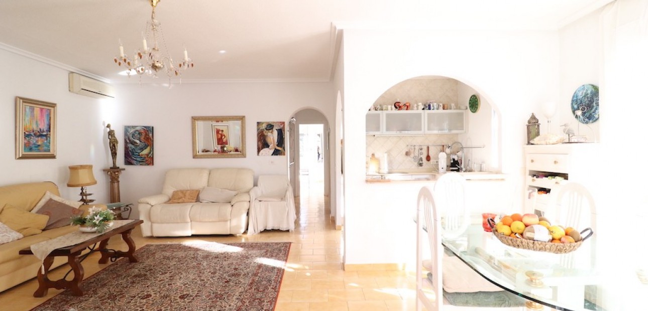 Herverkoop - Villa -
La Zenia