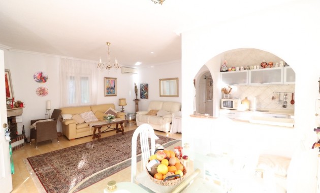 Herverkoop - Villa -
La Zenia