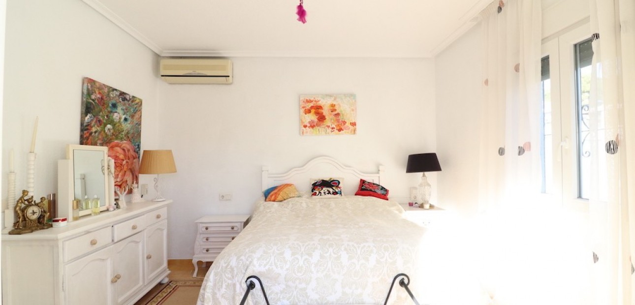 Herverkoop - Villa -
La Zenia