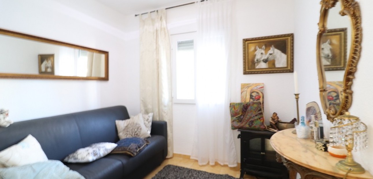 Herverkoop - Villa -
La Zenia