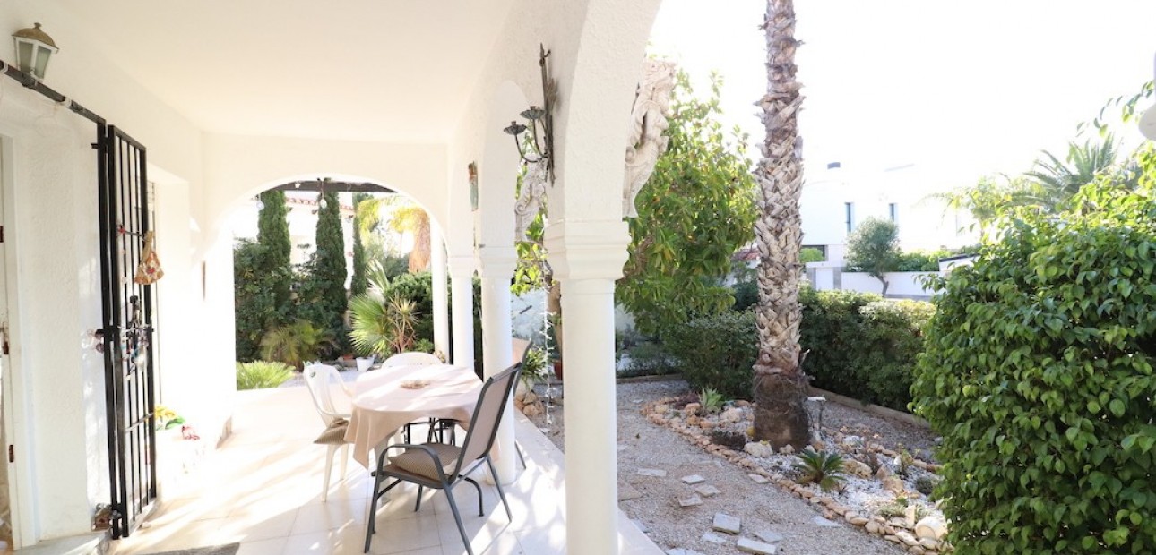 Herverkoop - Villa -
La Zenia