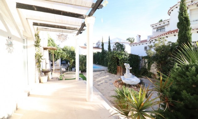 Herverkoop - Villa -
La Zenia