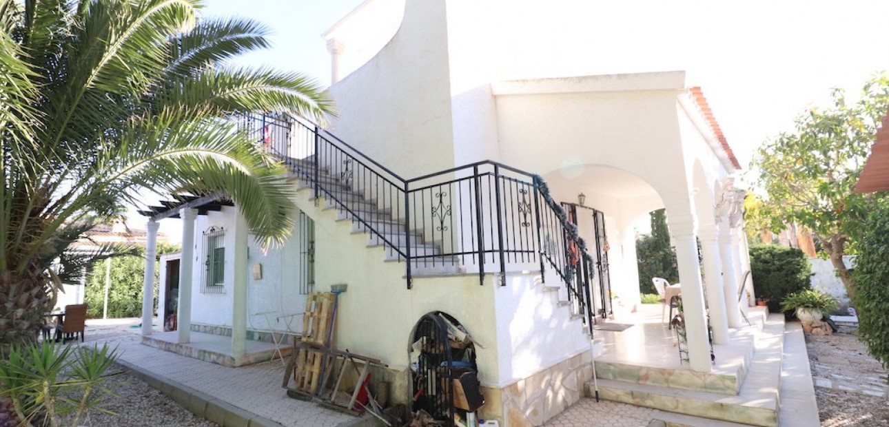 Herverkoop - Villa -
La Zenia