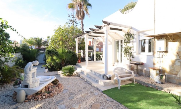 Herverkoop - Villa -
La Zenia