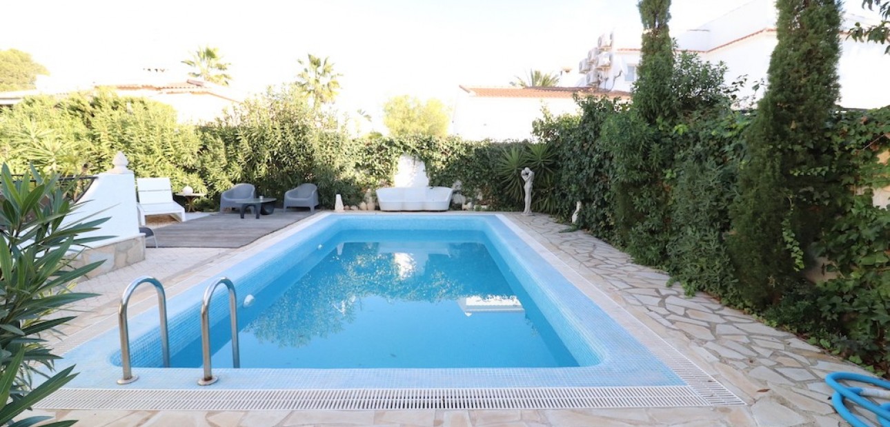 Herverkoop - Villa -
La Zenia