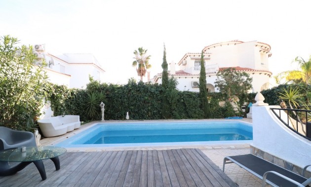 Herverkoop - Villa -
La Zenia