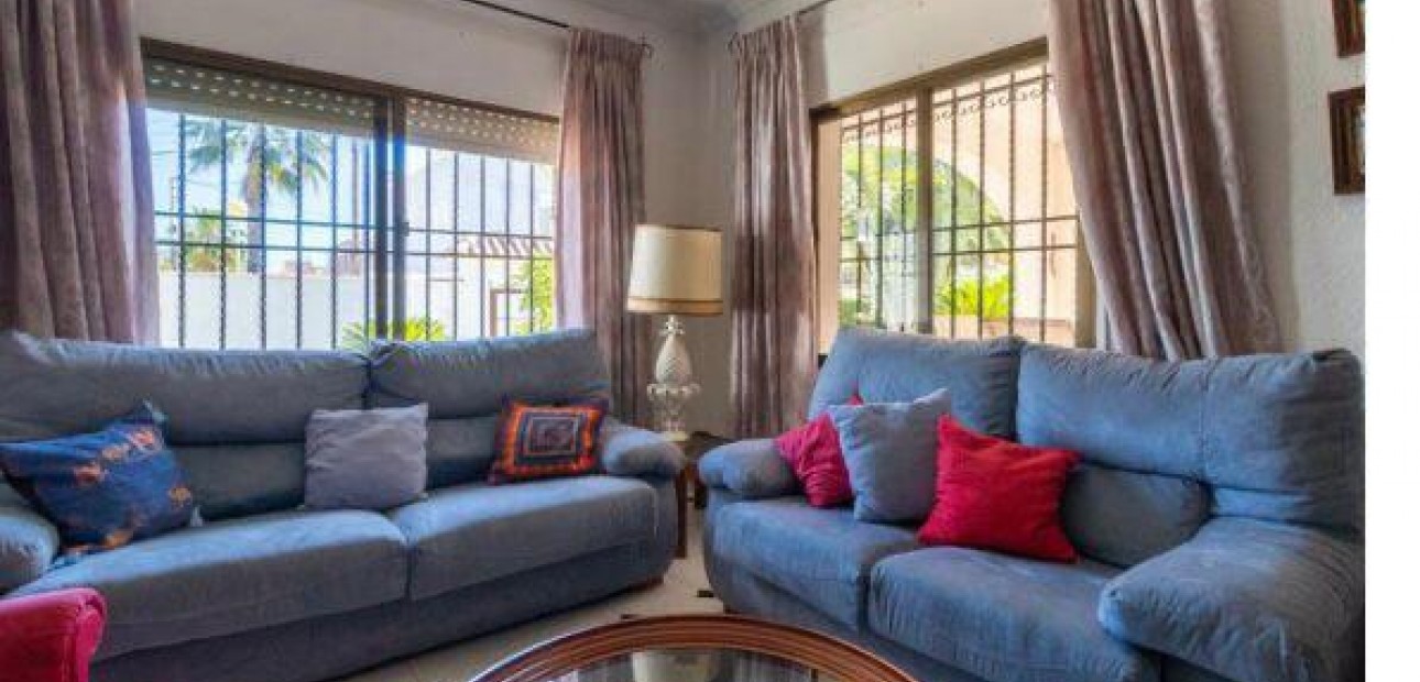 Venta - Villa -
Cabo Roig